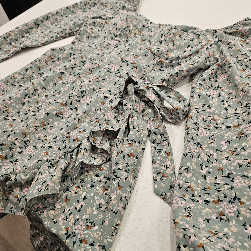 Womens Drss, Never Worn